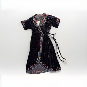 Johnny Was Isadora Size Large Velvet Wrap Dress Purple Short Sleeve Embroidered